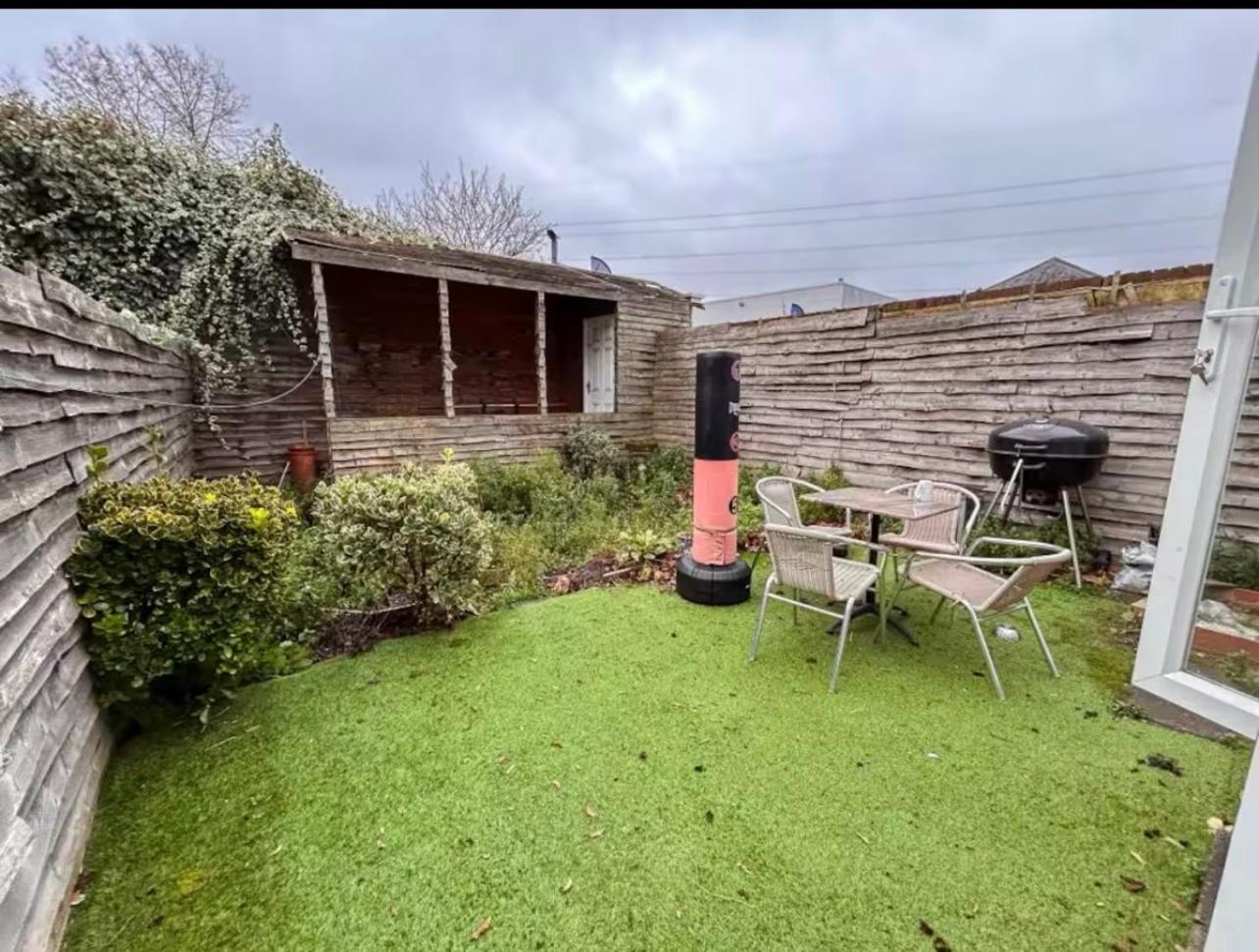 Apartment Spacious 2 Bedroom With Garden And Driveway Near Wimbledon *
